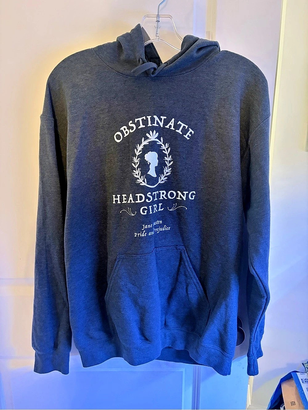 Gildan Jane Austen Graphic Hoodie Size Medium